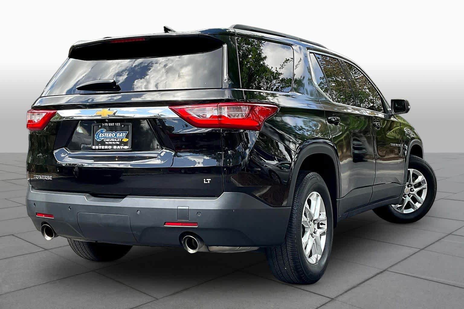Used 2021 Chevrolet Traverse LT FWD image 13