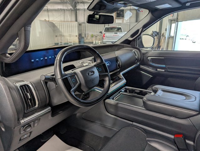 Used 2025 Ford Expedition Platinum w/ Stealth Performance Package AWD/4WD image 15