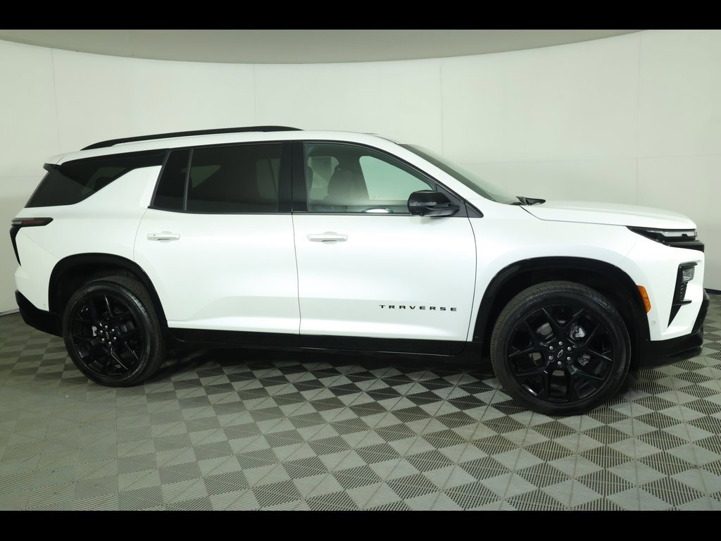 Used 2024 Chevrolet Traverse RS w/ LPO, Floor Liner Package image 8