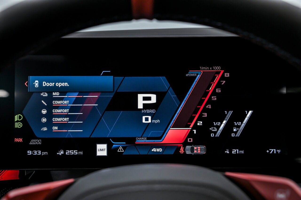 Used 2026 BMW M5 Touring w/ Executive Package image 28