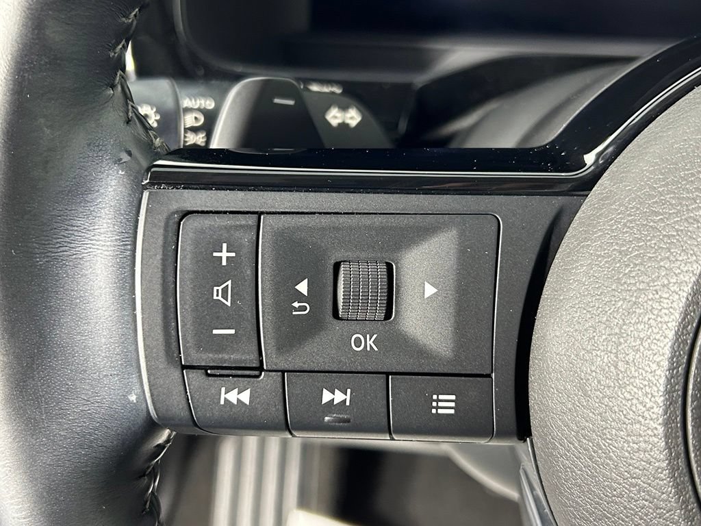 Used 2024 Nissan Pathfinder Platinum AWD/4WD image 29