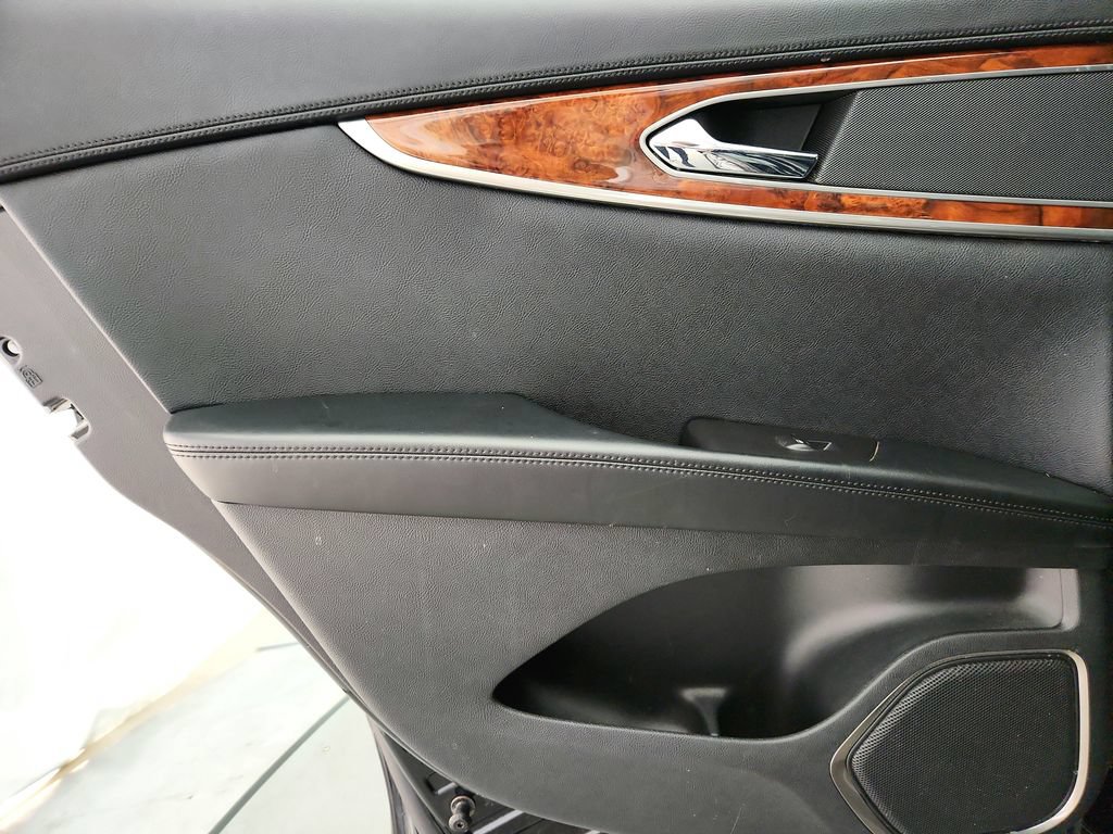 Used 2016 Lincoln MKX Select w/ Select Plus Package AWD/4WD image 24