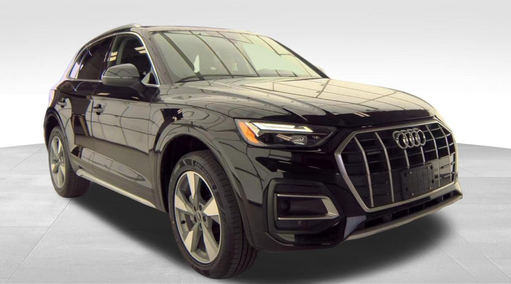 Used 2024 Audi Q5 2.0T Premium AWD/4WD image 2