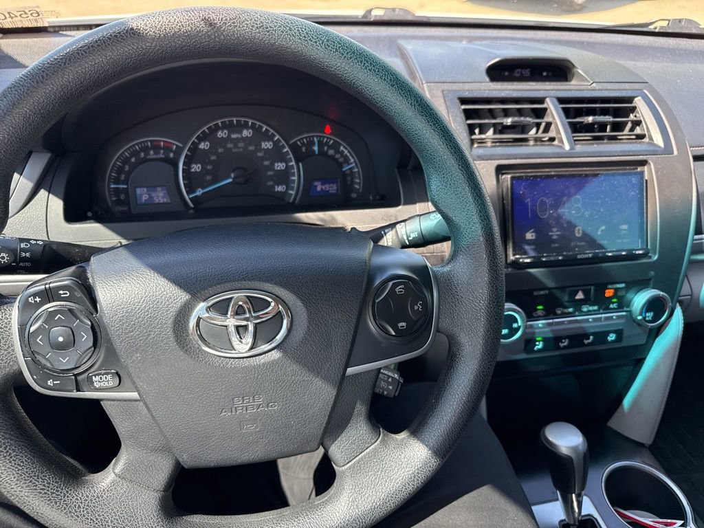 Used 2014 Toyota Camry LE FWD image 17