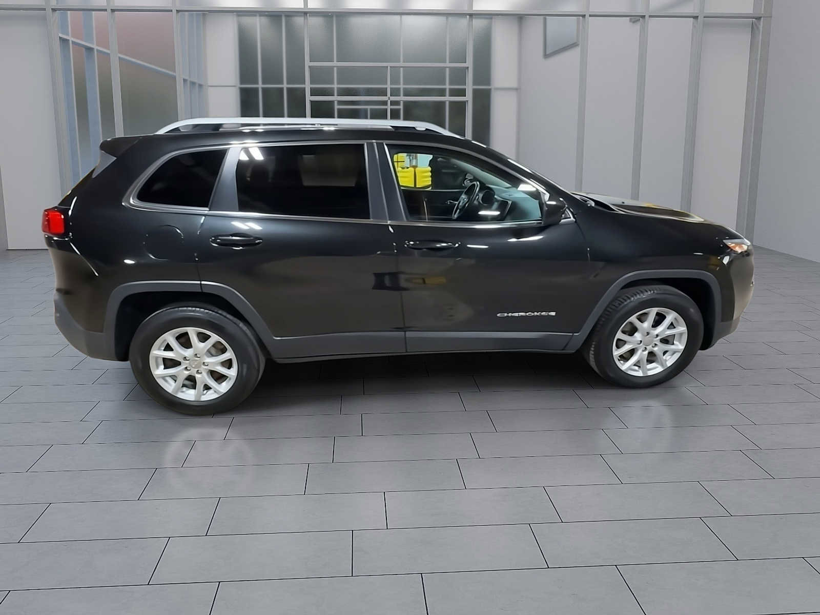 Used 2015 Jeep Cherokee Latitude image 9