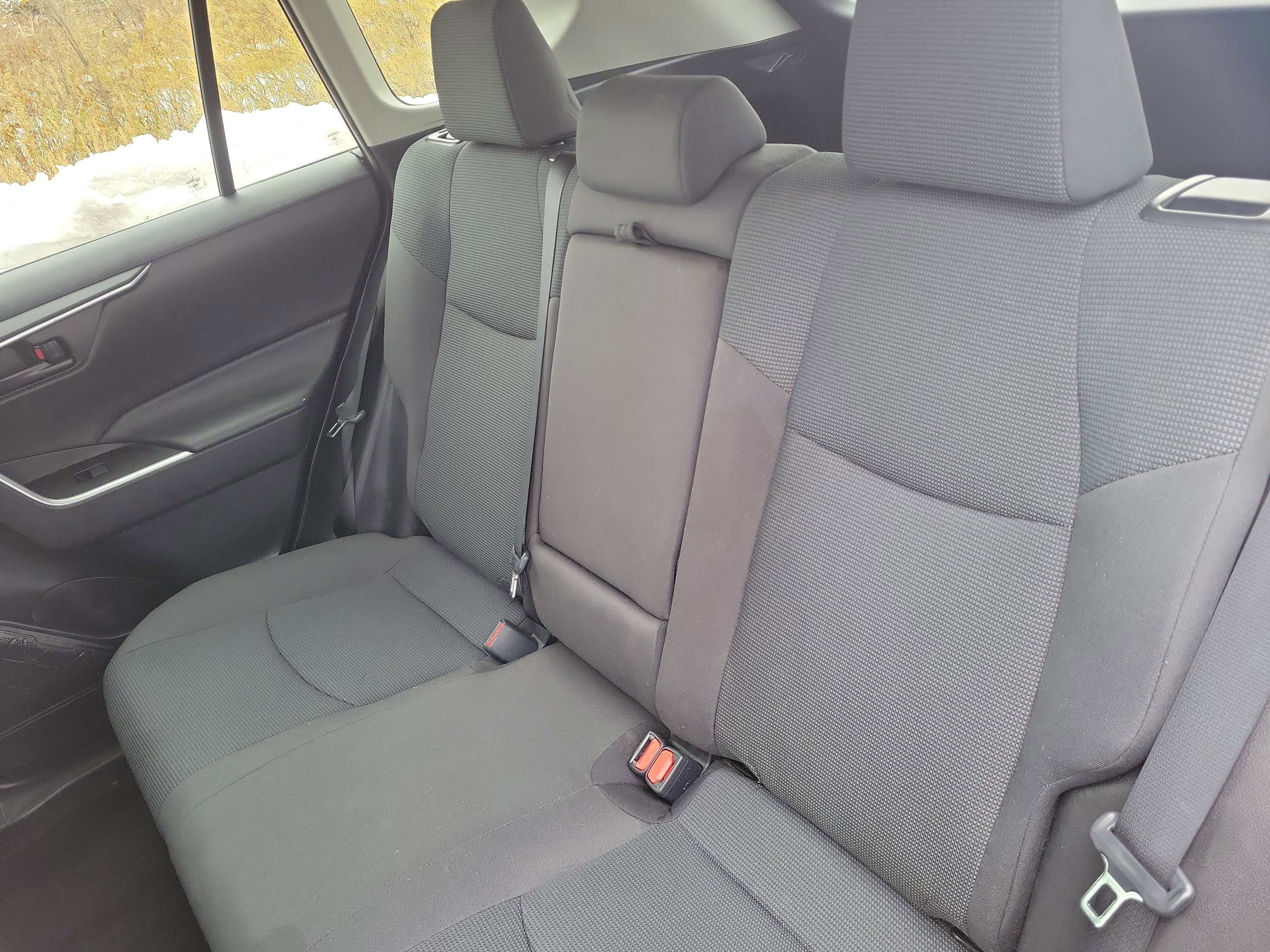 Used 2021 Toyota RAV4 LE image 10