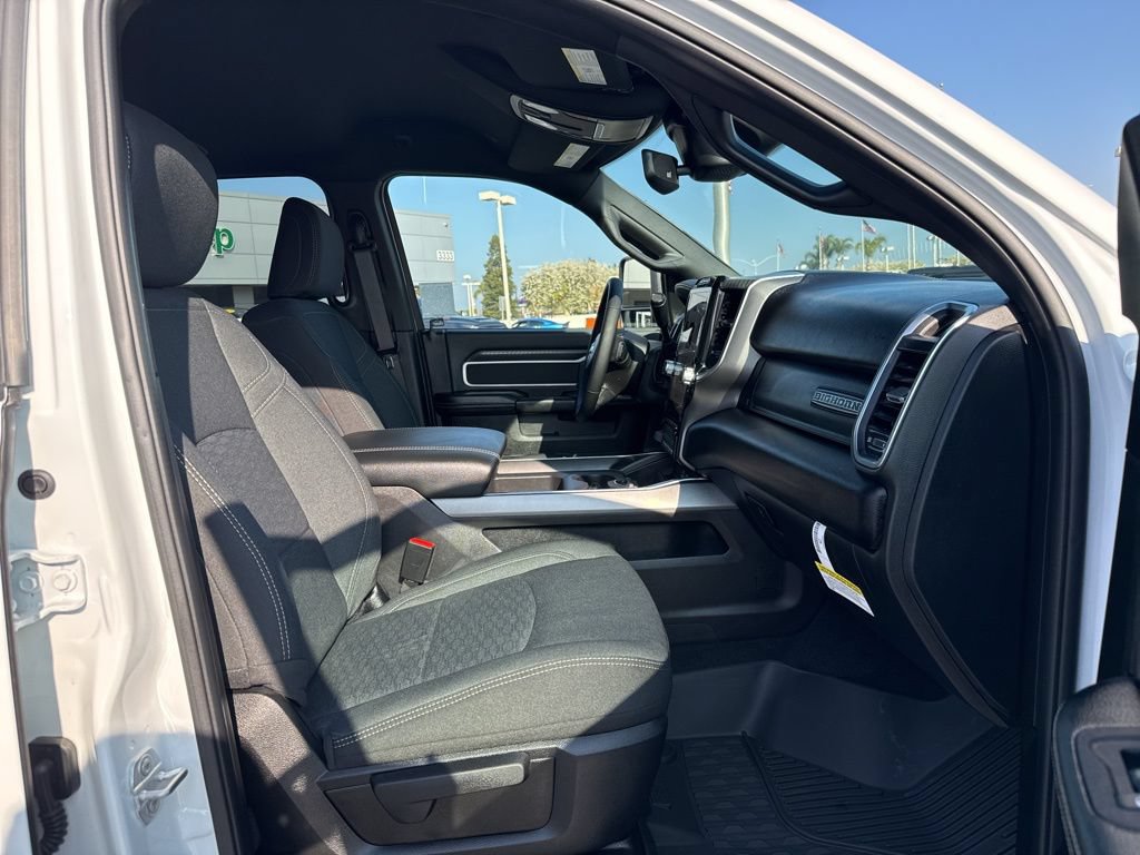 New 2026 RAM 2500 Big Horn AWD/4WD image 13