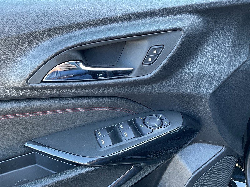 New 2026 Chevrolet Trax RS FWD image 18