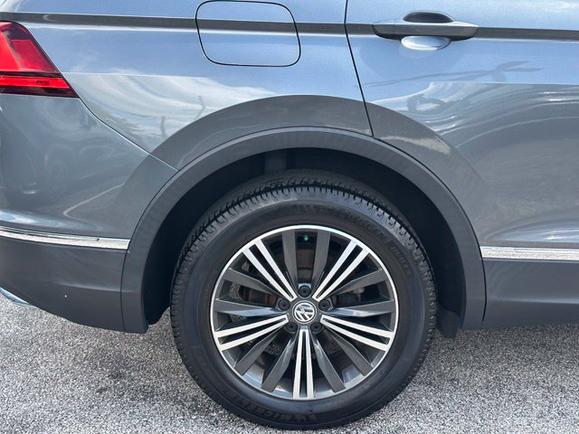 Used 2018 Volkswagen Tiguan SEL AWD/4WD image 9