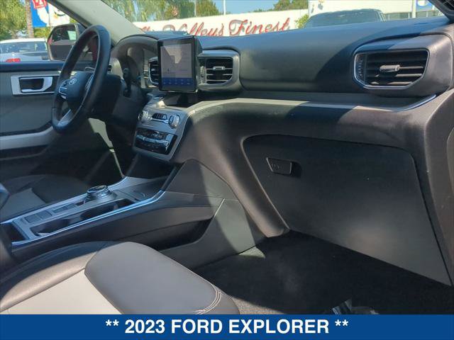 Certified 2023 Ford Explorer XLT w/ Equipment Group 202A RWD image 24