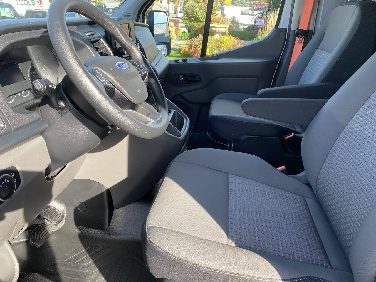 Used 2023 Ford Transit 250 148 High Roof RWD image 17