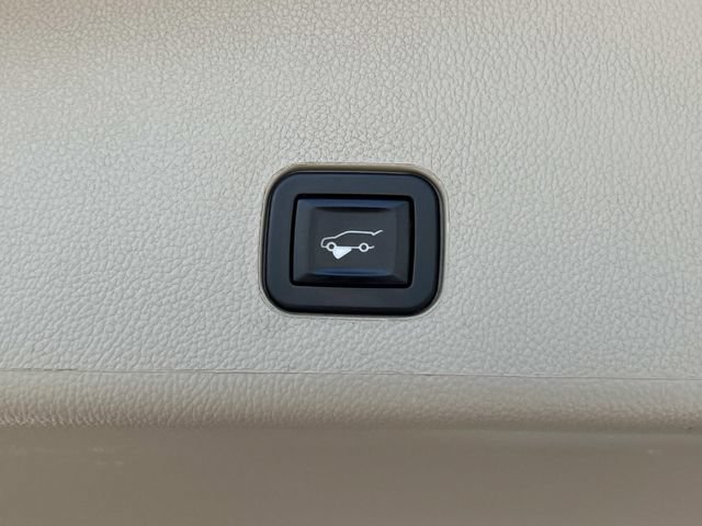 Used 2016 Cadillac SRX Performance w/ Driver Awareness Package AWD/4WD image 11