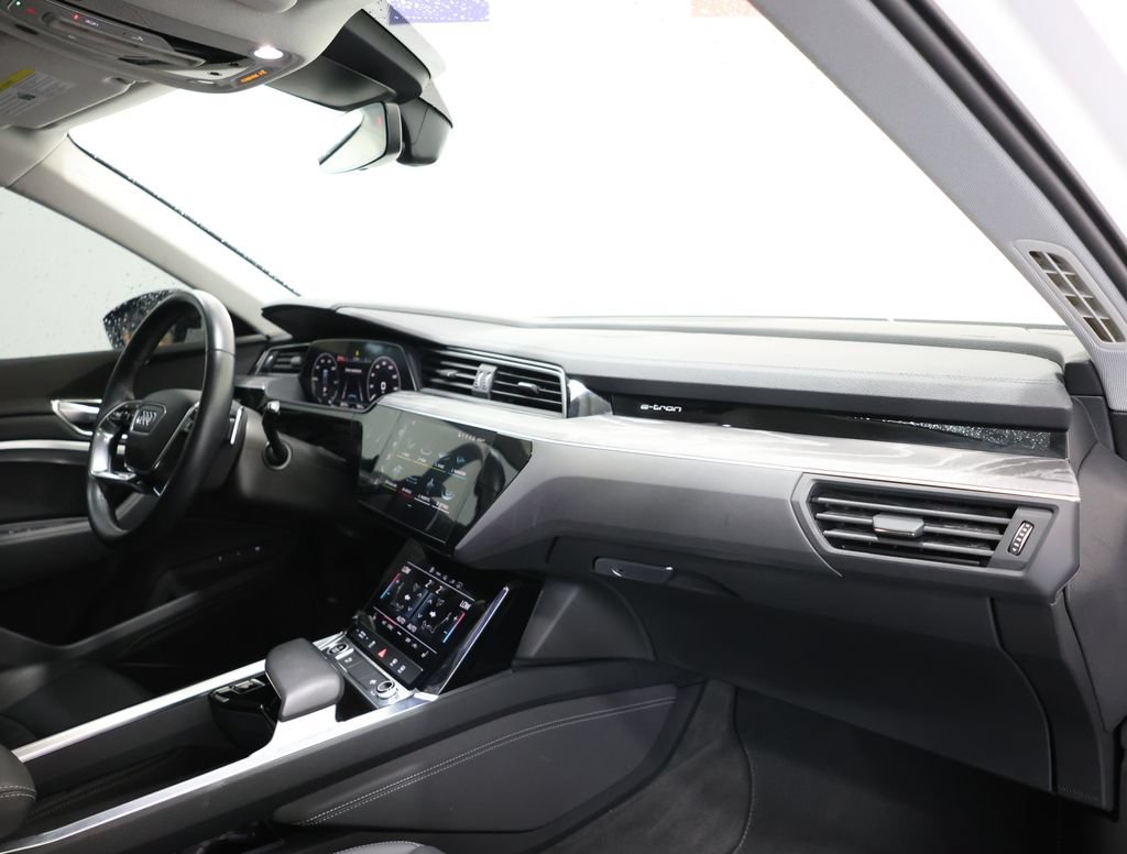 Used 2021 Audi e-tron Premium w/ Convenience Plus Package AWD/4WD image 23