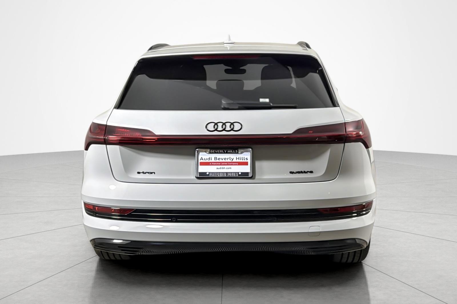 Used 2023 Audi e-tron Premium w/ Convenience Plus Package AWD/4WD image 4