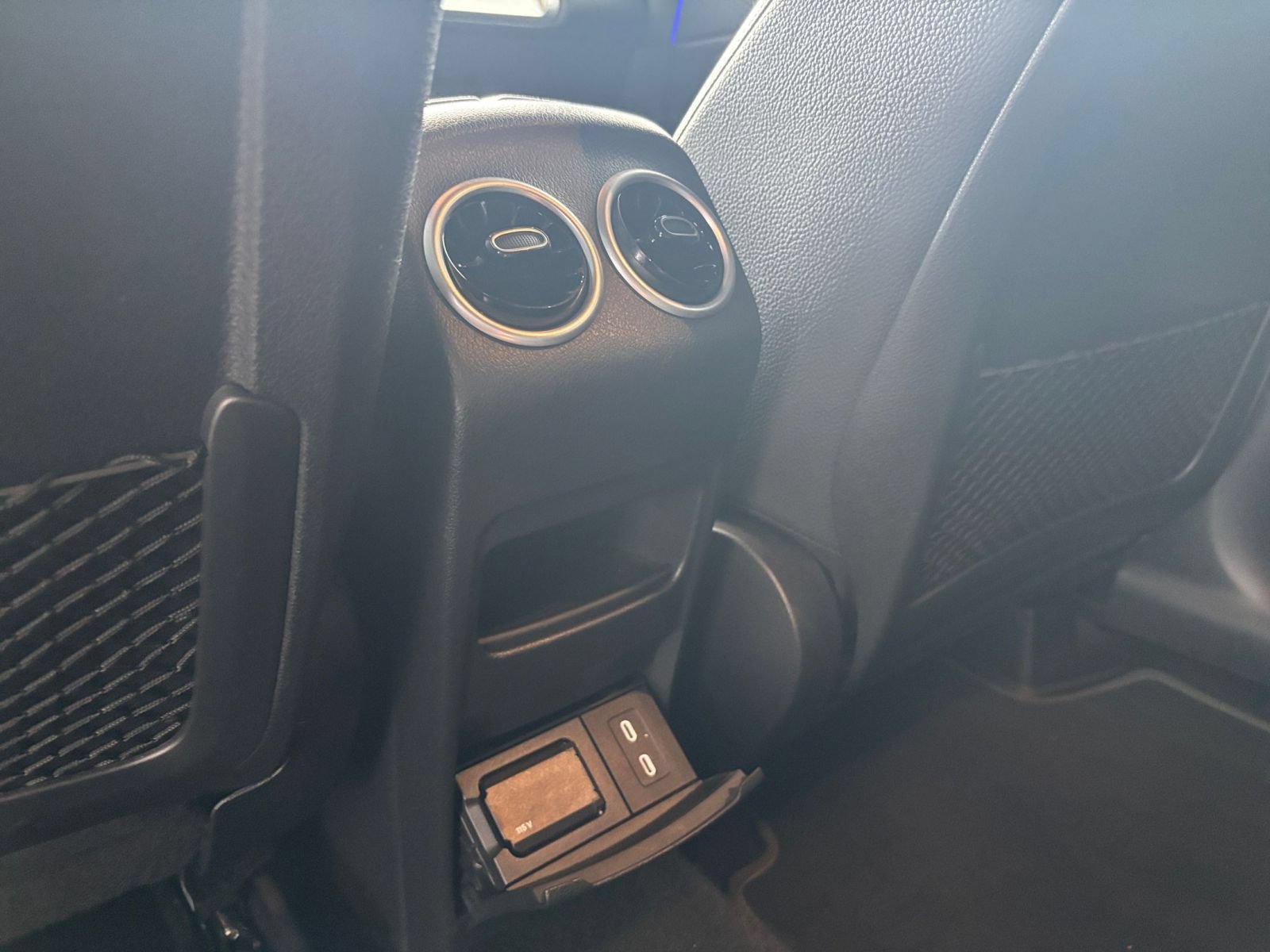 Used 2025 Mercedes-Benz GLB 250 image 25