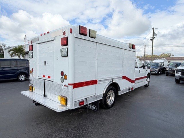 Used 2002 Ford F550 2WD Crew Cab Super Duty image 5