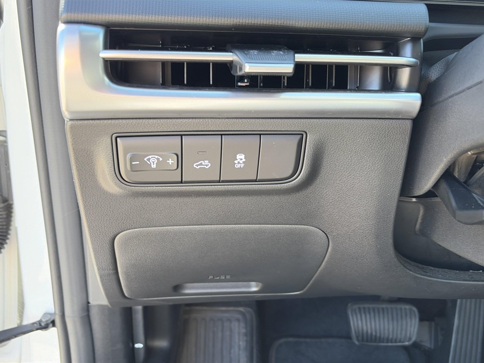Certified 2025 Hyundai Santa Cruz SE AWD/4WD image 17