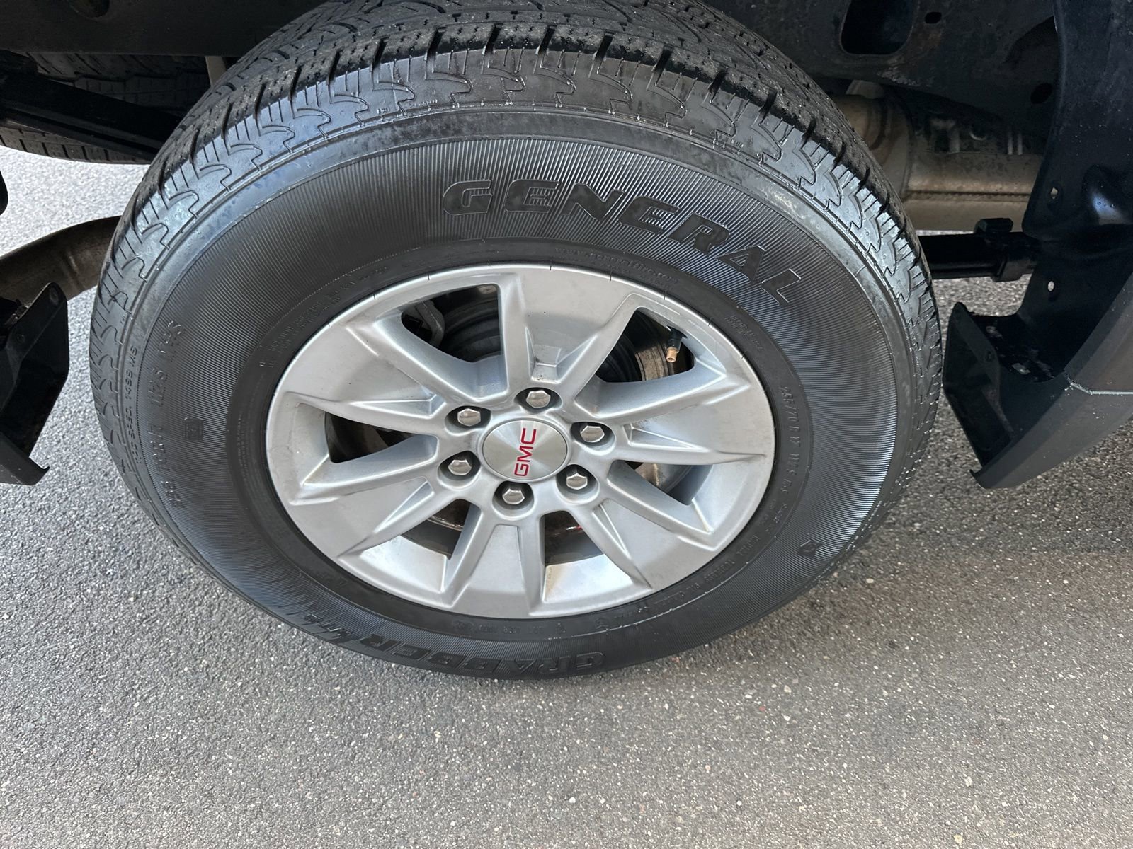 Used 2022 GMC Sierra 1500 SLE image 11