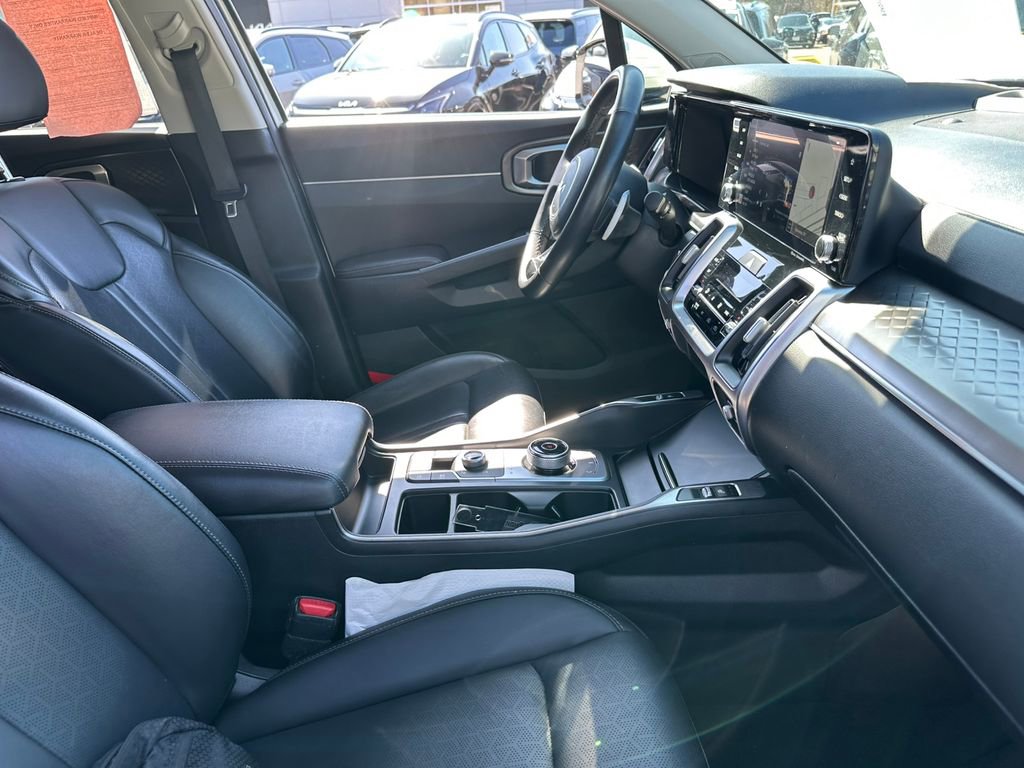 Used 2023 Kia Sorento EX AWD/4WD image 24