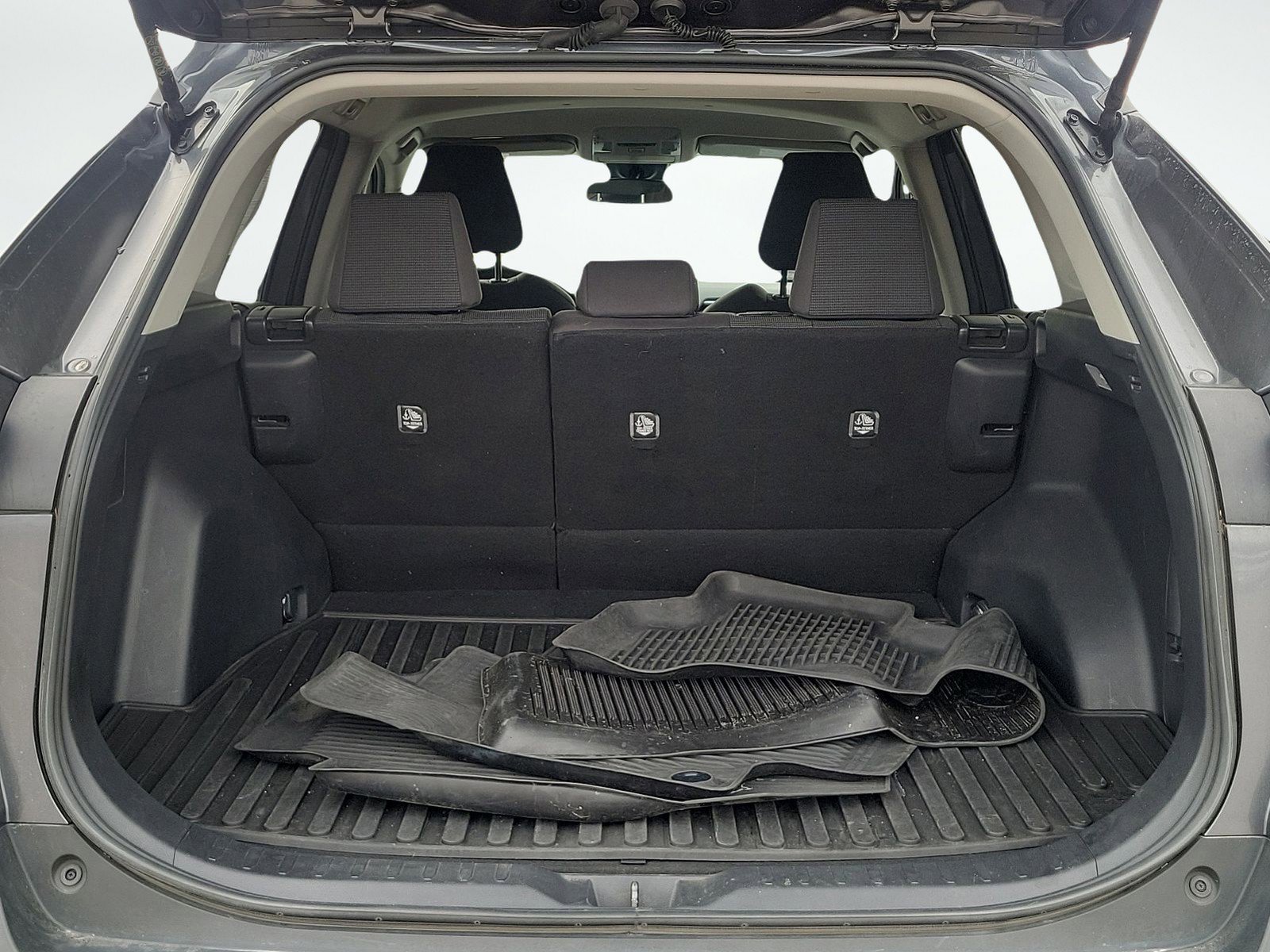 Used 2021 Toyota RAV4 LE AWD/4WD image 8