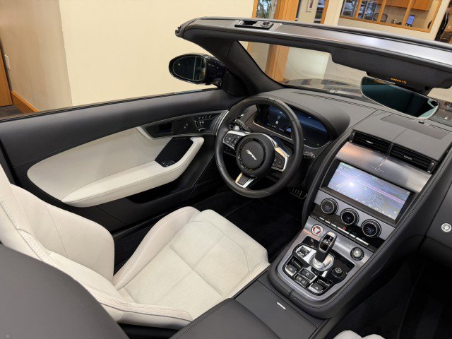 Used 2021 Jaguar F-TYPE P300 image 13