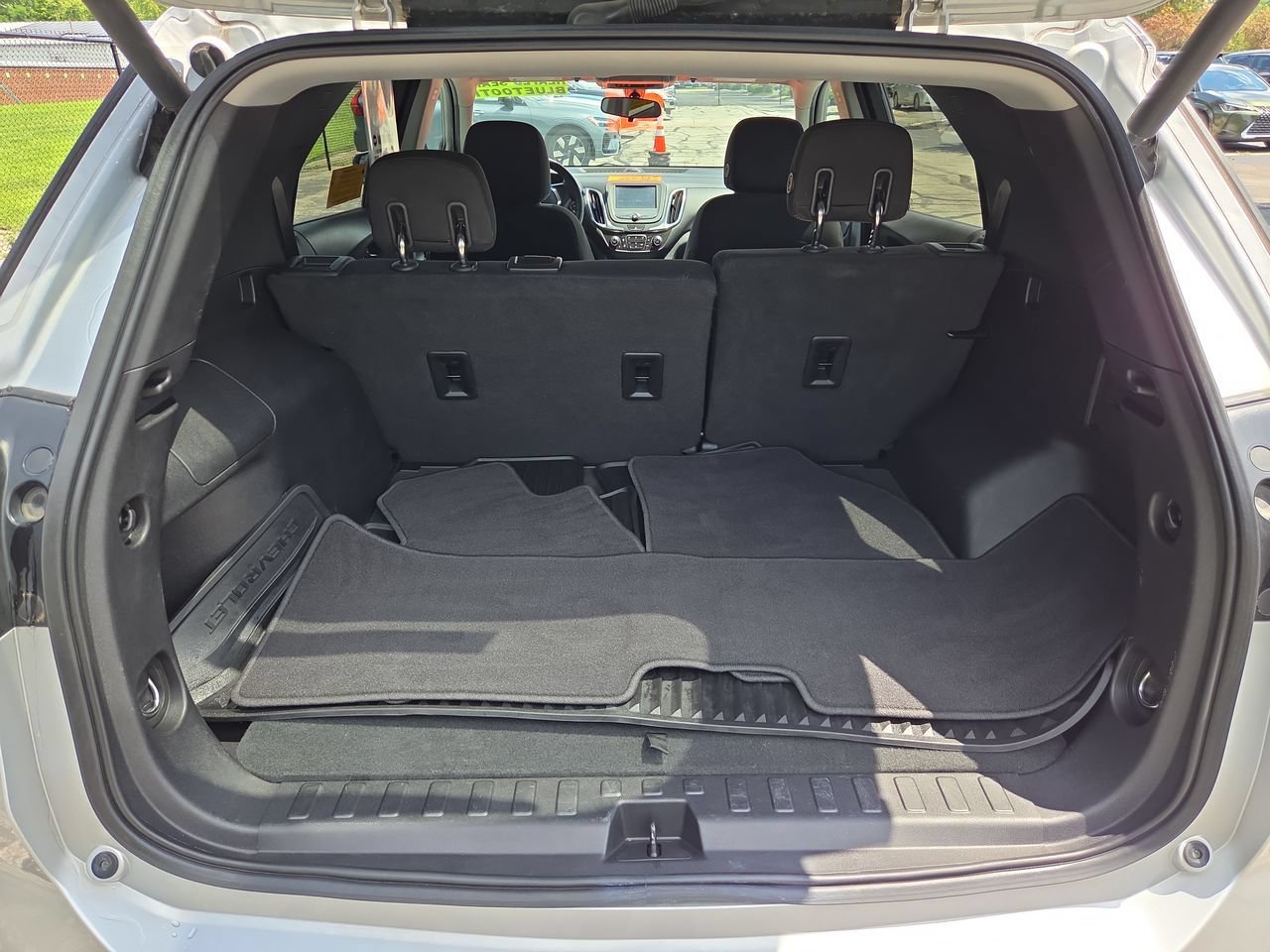 Used 2018 Chevrolet Equinox LT FWD image 22