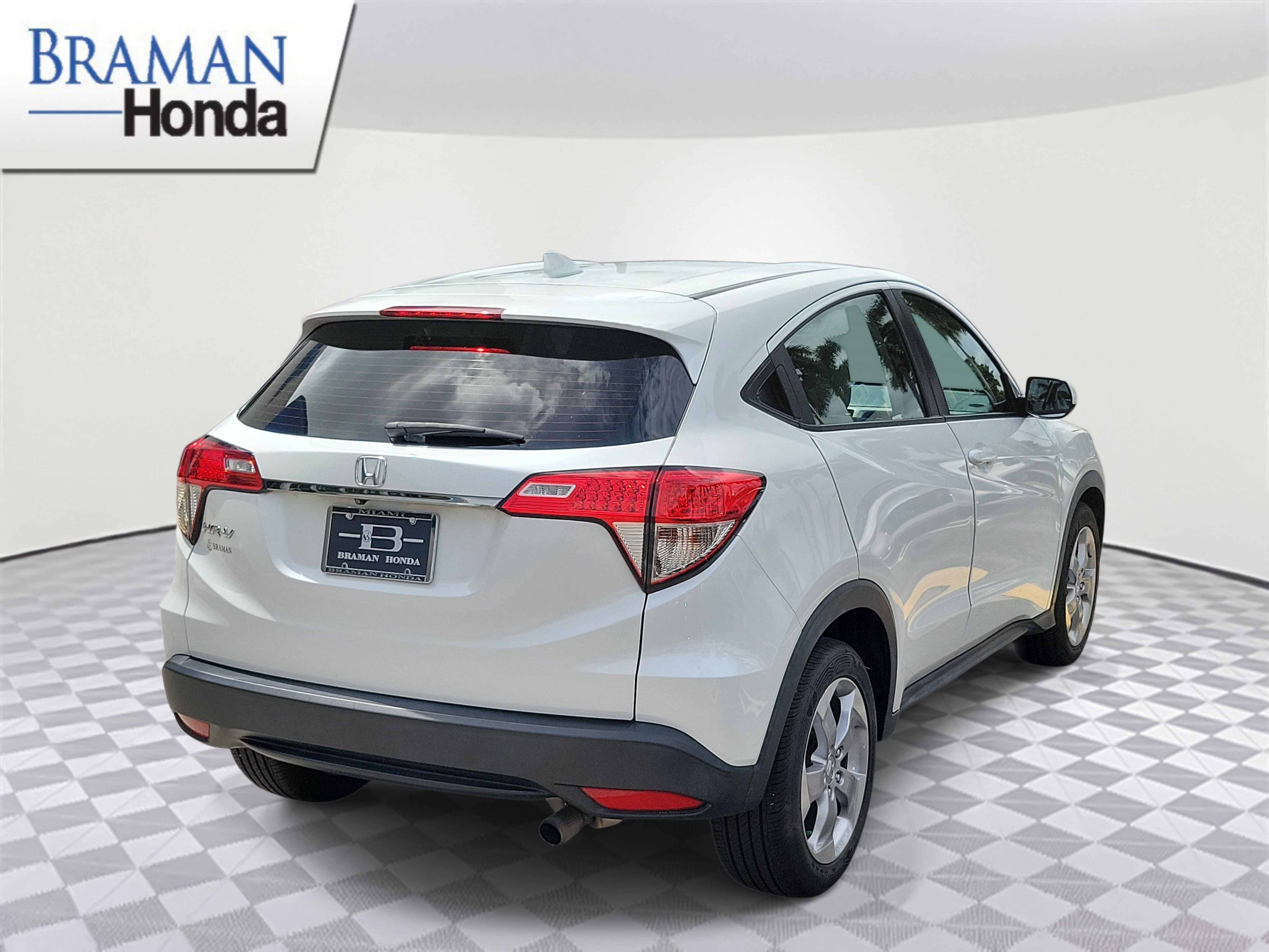 Certified 2022 Honda HR-V LX image 4