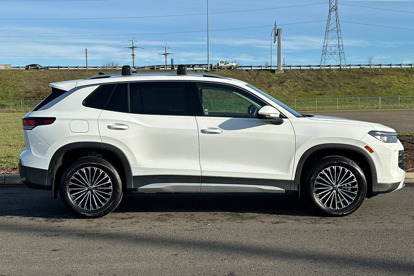 New 2026 Volkswagen Tiguan S AWD/4WD image 2