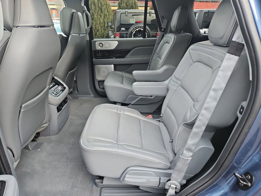 Used 2019 Lincoln Navigator Reserve w/ Cargo Package AWD/4WD image 25