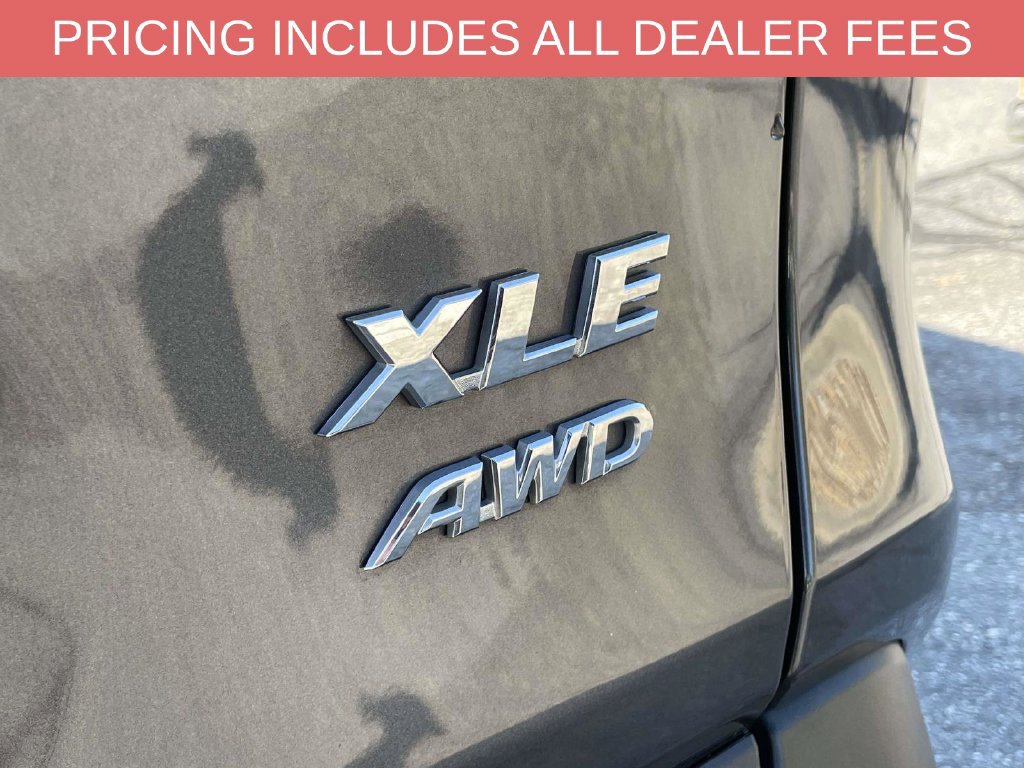 Used 2025 Toyota RAV4 XLE AWD/4WD image 12