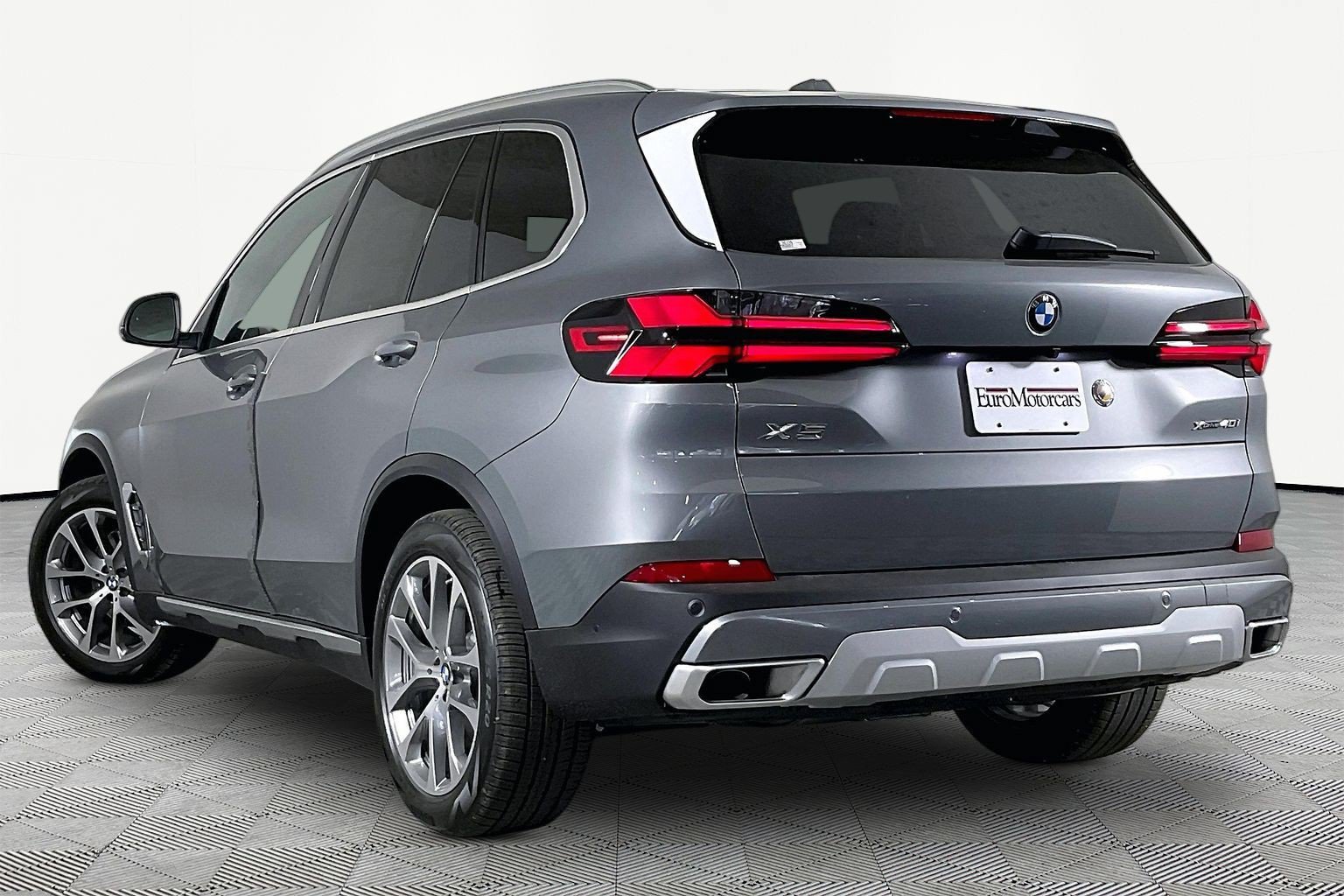 New 2026 BMW X5 xDrive40i w/ Climate Comfort Package AWD/4WD image 4