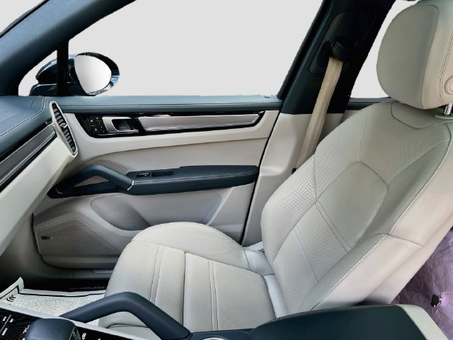 Certified 2023 Porsche Cayenne Platinum Edition AWD/4WD image 25