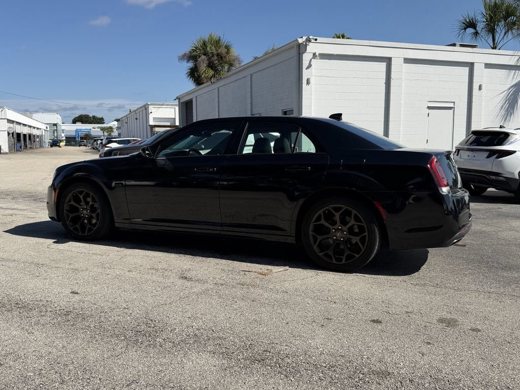 Used 2017 Chrysler 300 S RWD image 7