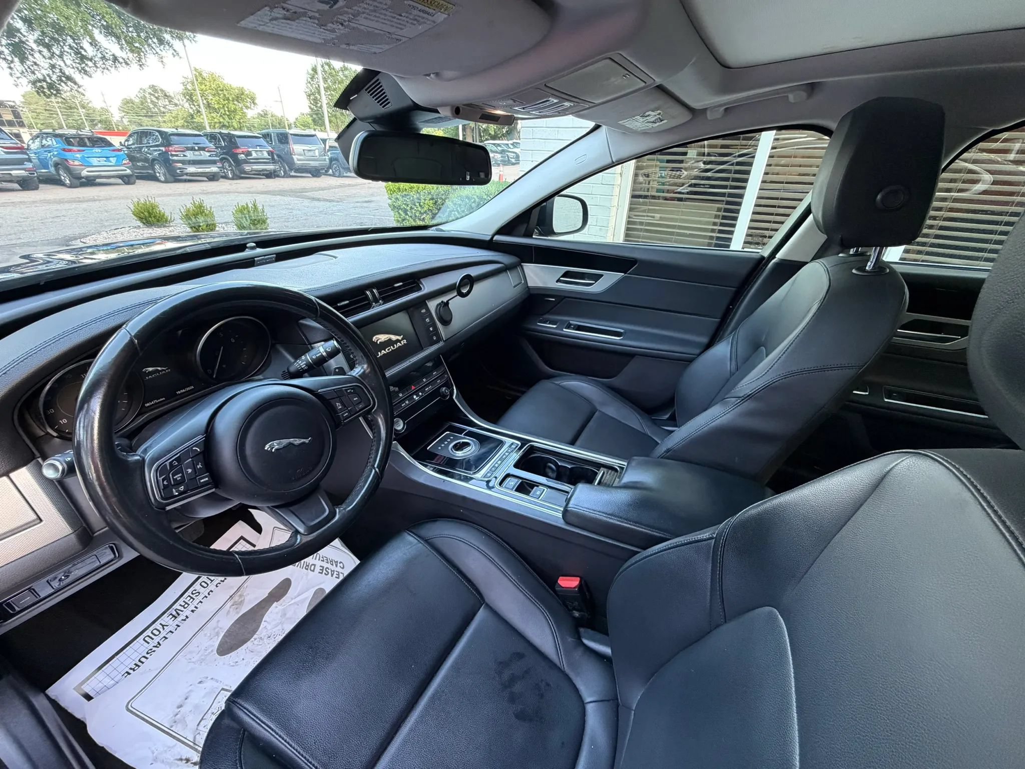 Used 2018 Jaguar XF AWD image 21