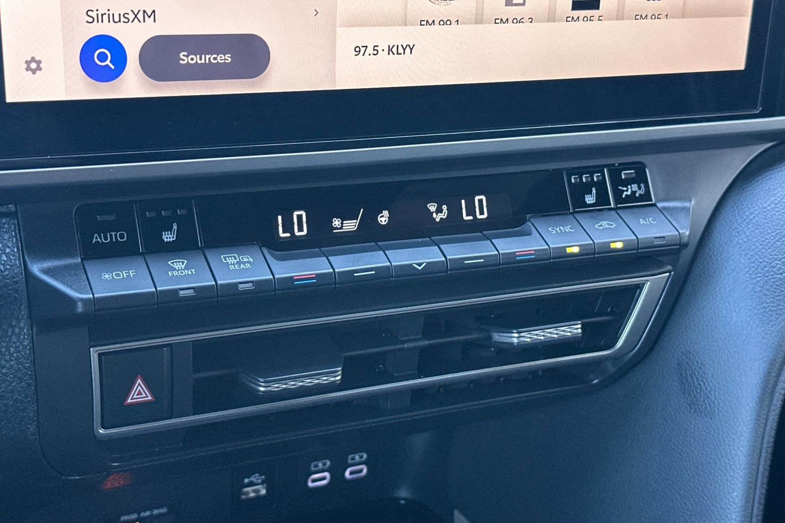 Used 2025 Toyota Camry XSE image 19