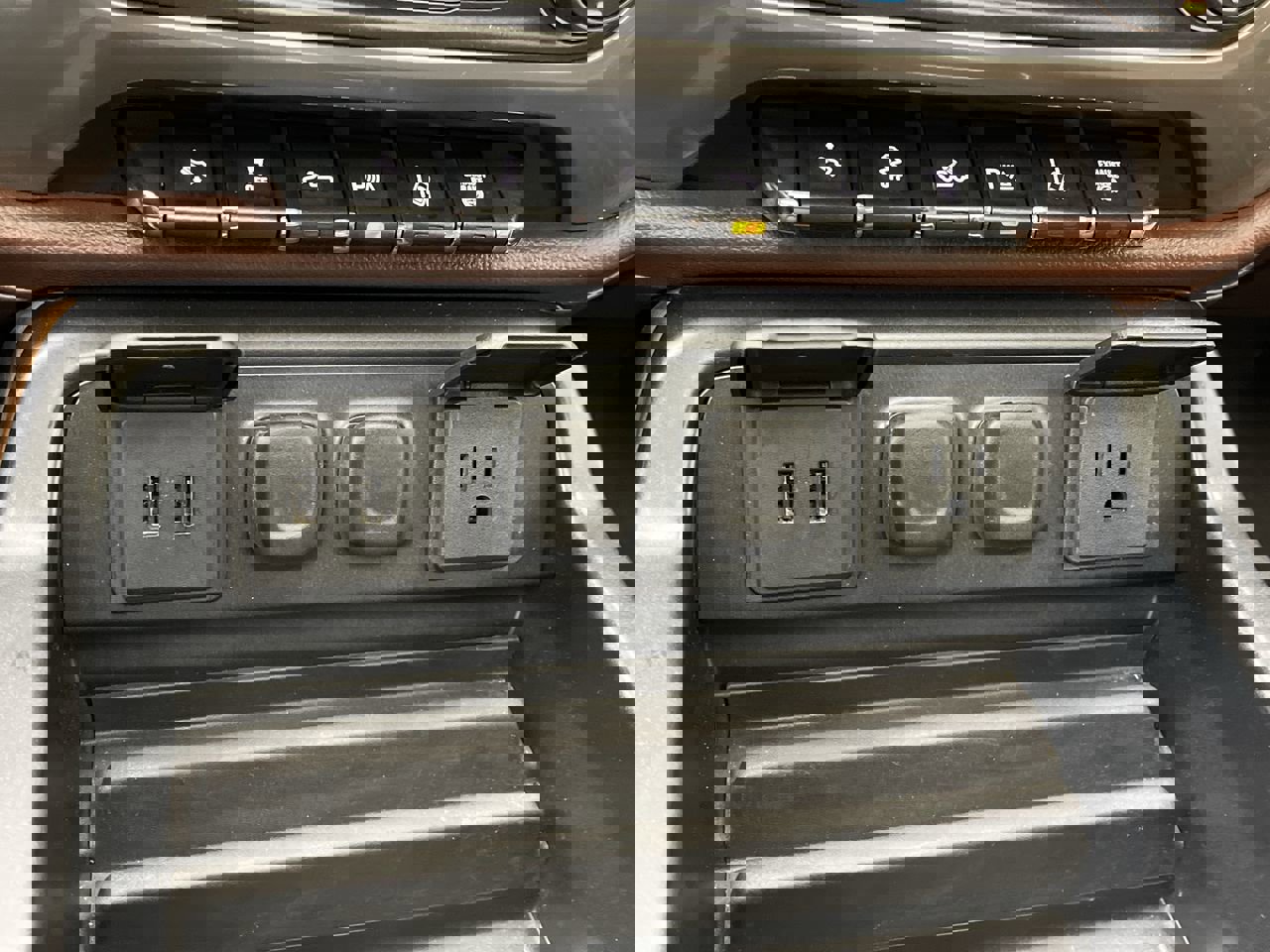 Used 2016 Chevrolet Silverado 2500 High Country w/ Duramax Plus Package image 23