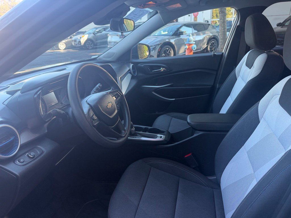 Used 2024 Chevrolet Trax LS FWD image 13