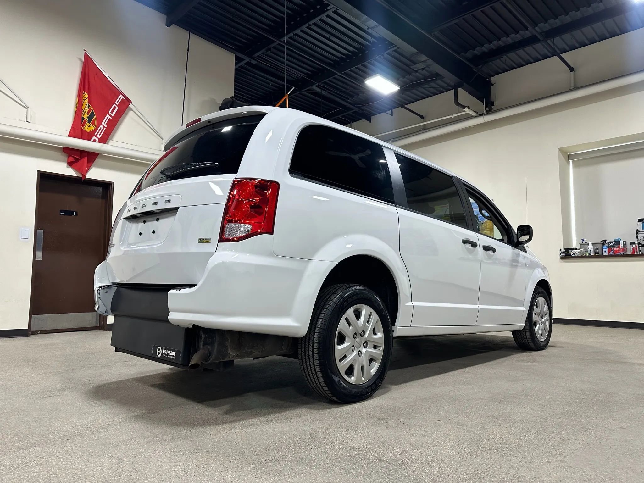 Used 2019 Dodge Grand Caravan SE image 10