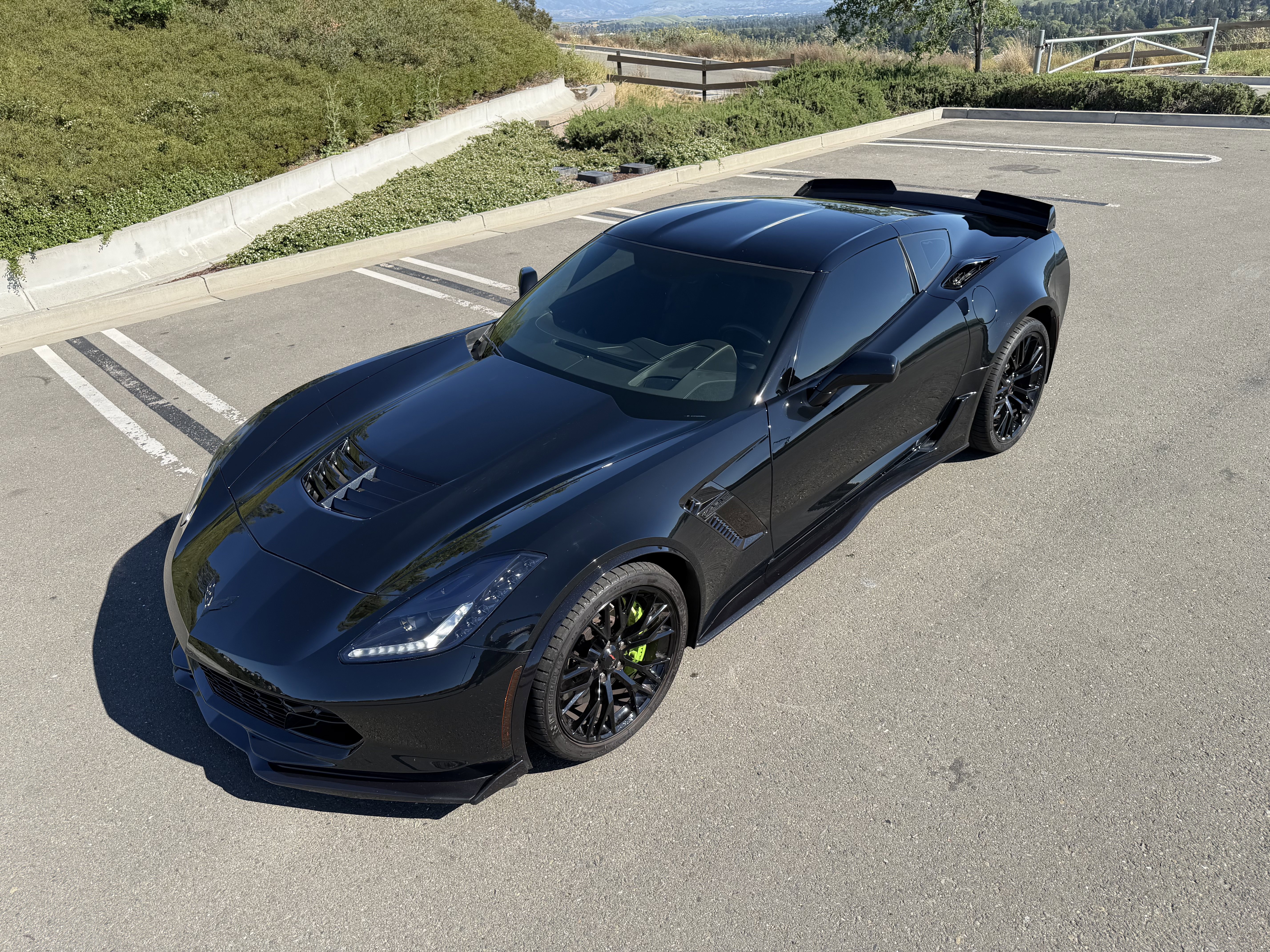 Used 2016 Chevrolet Corvette Z06 w/ 3LZ Preferred Equipment Group image 15