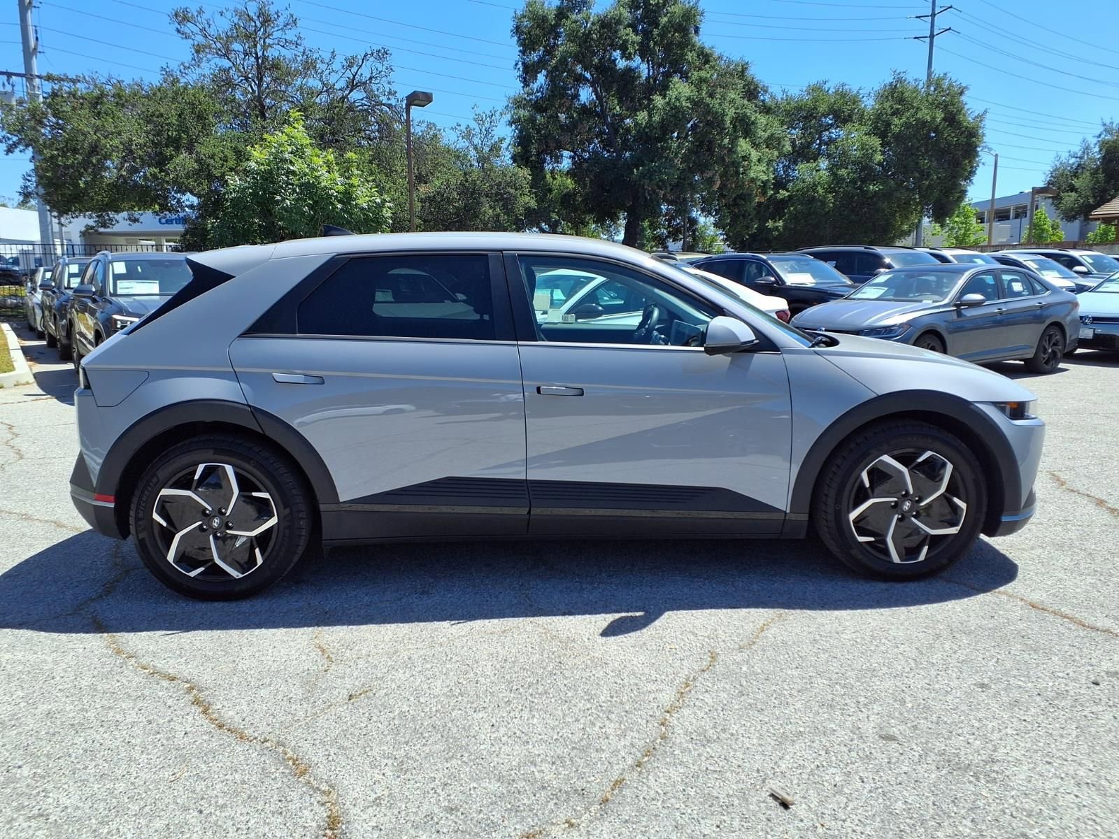 Used 2024 Hyundai Ioniq 5 SE image 3