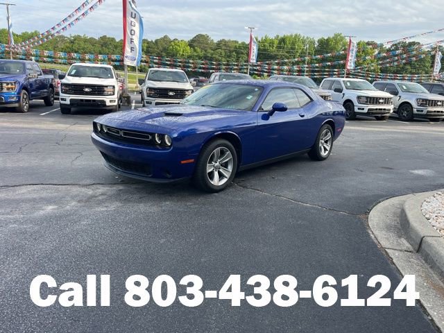 Used 2020 Dodge Challenger SXT RWD image 32