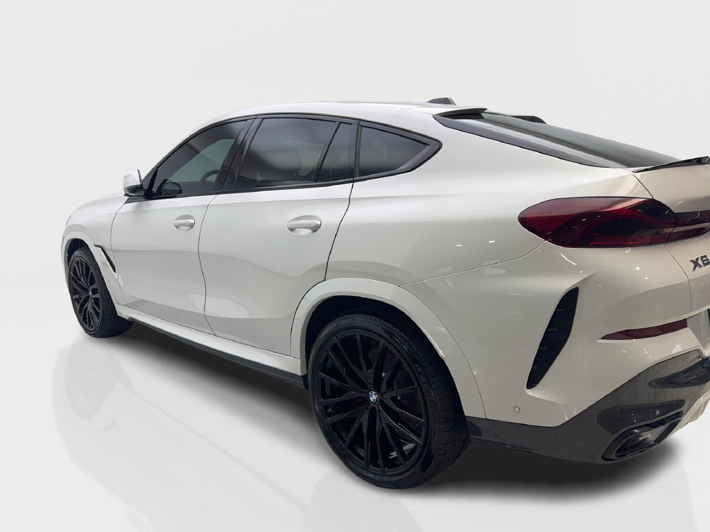 Used 2026 BMW X6 xDrive40i AWD/4WD image 16