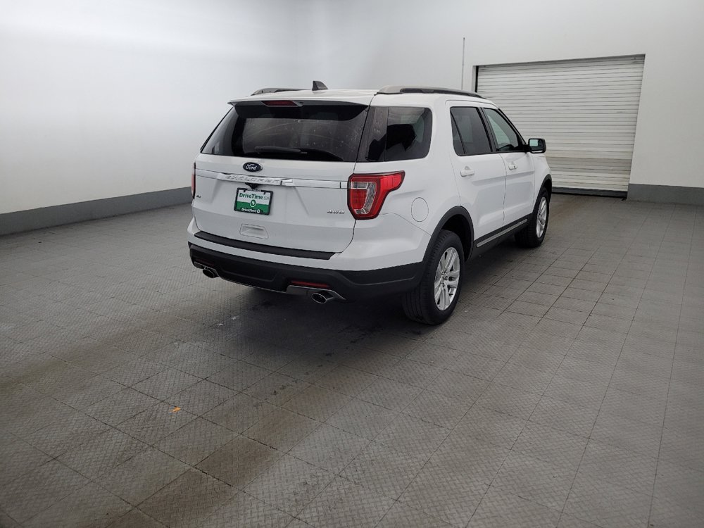 Used 2018 Ford Explorer XLT AWD/4WD image 9