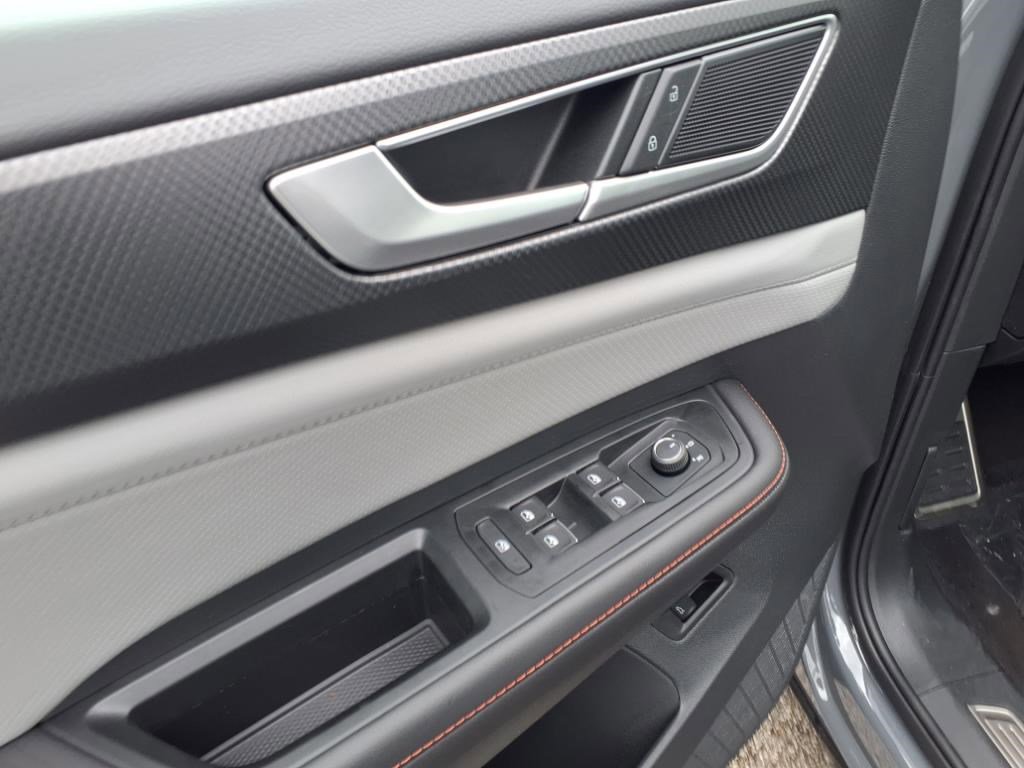 New 2025 Volkswagen Atlas Peak Edition SE image 12