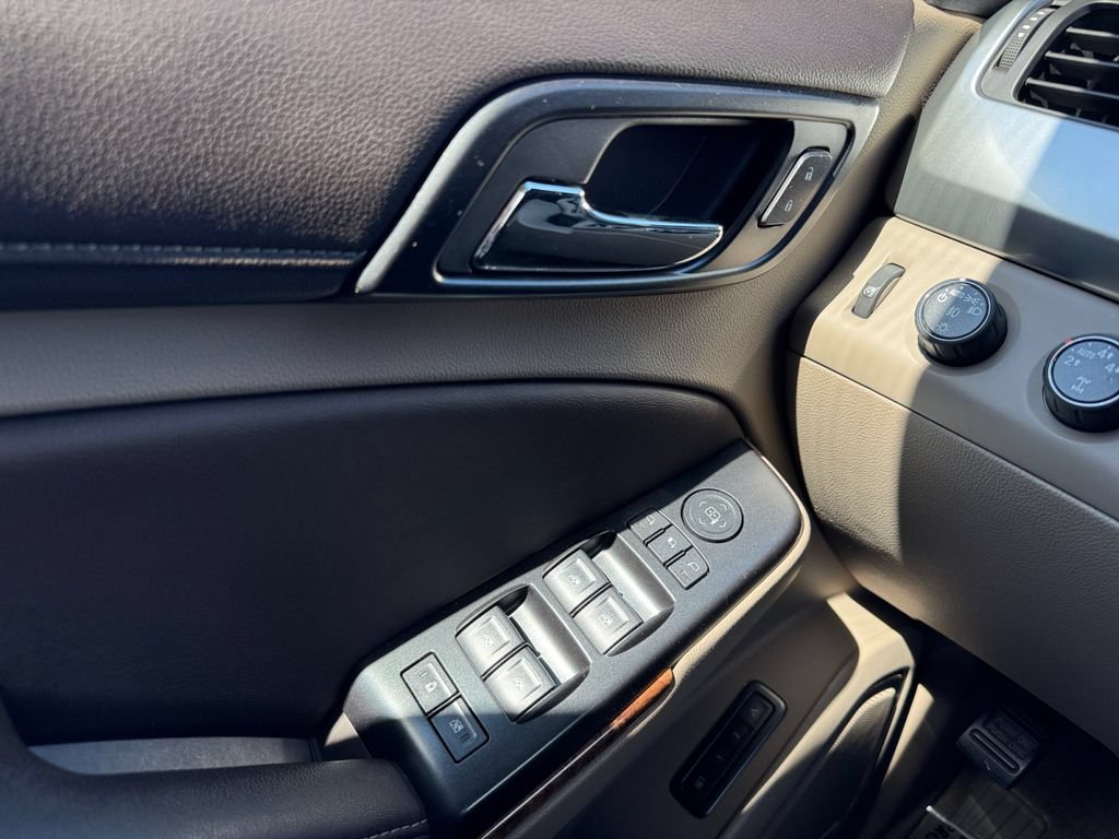 Used 2015 Chevrolet Tahoe LTZ AWD/4WD image 11