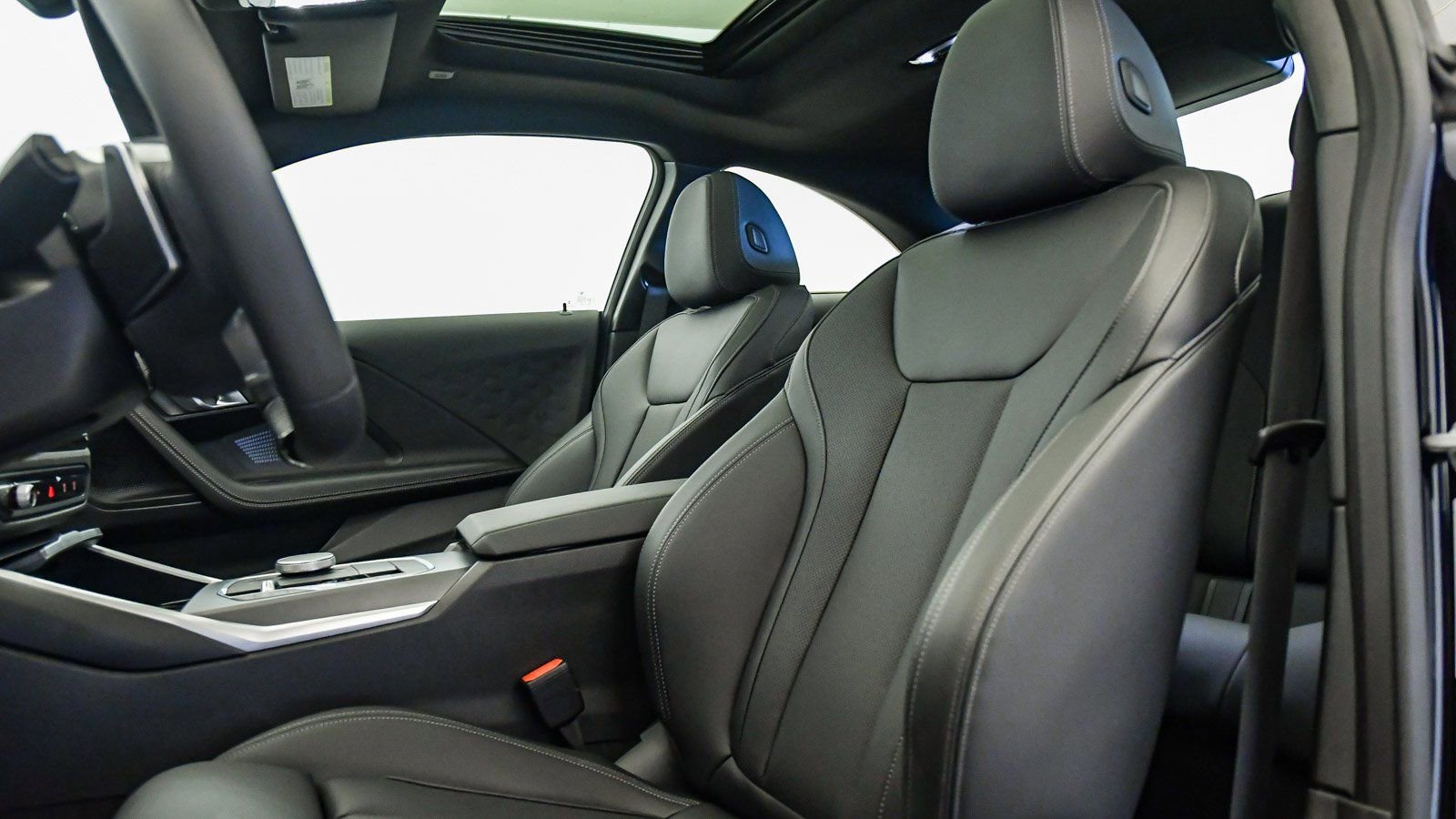 Used 2025 BMW 230i Coupe w/ Convenience Package image 18