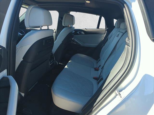Used 2023 BMW X6 xDrive40i w/ Executive Package image 17