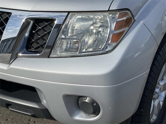 Used 2013 Nissan Frontier SV image 9