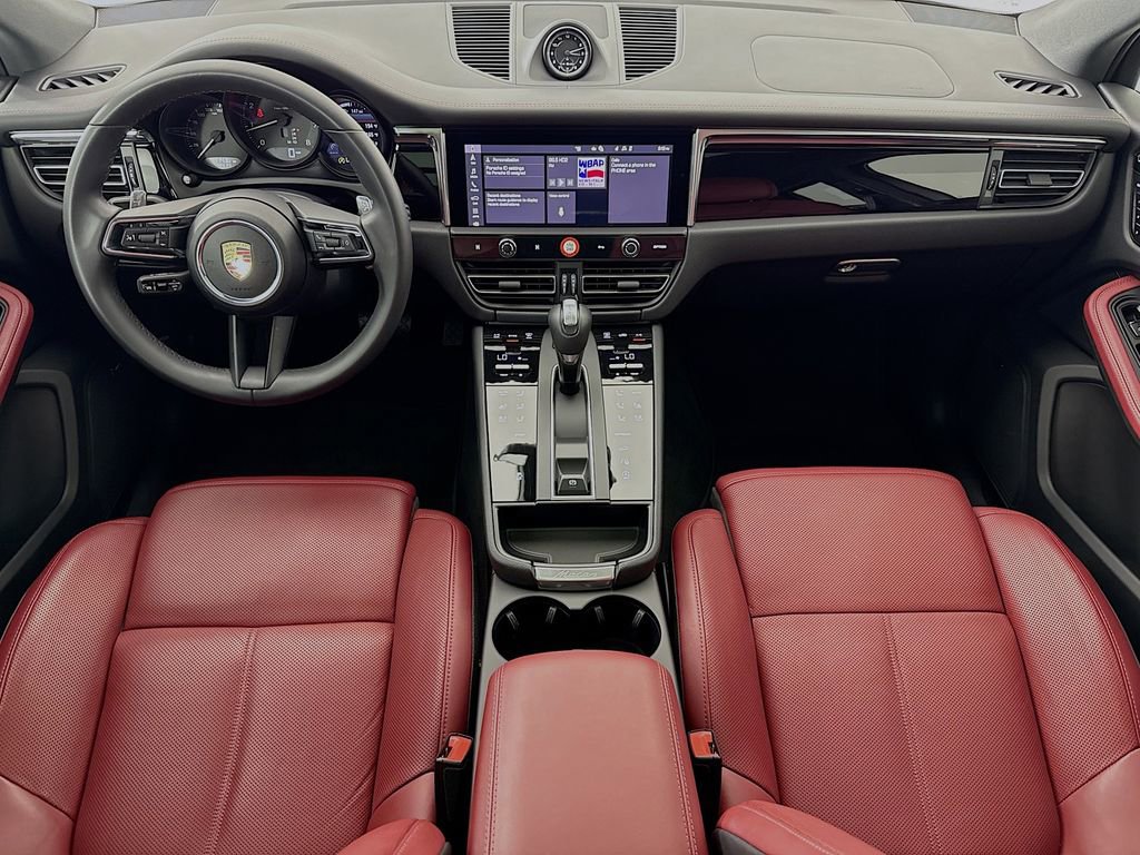 Certified 2025 Porsche Macan image 27