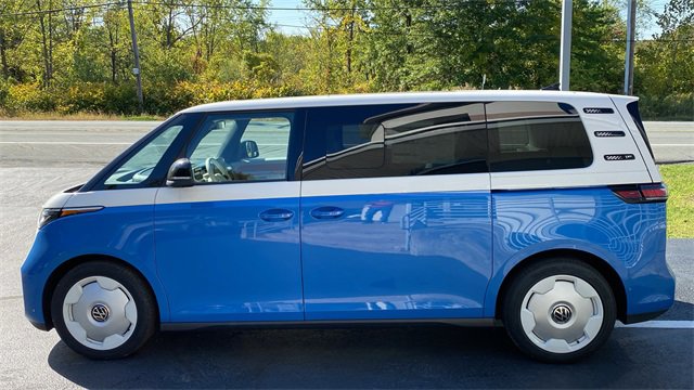 New 2025 Volkswagen ID. Buzz 1st Edition image 8